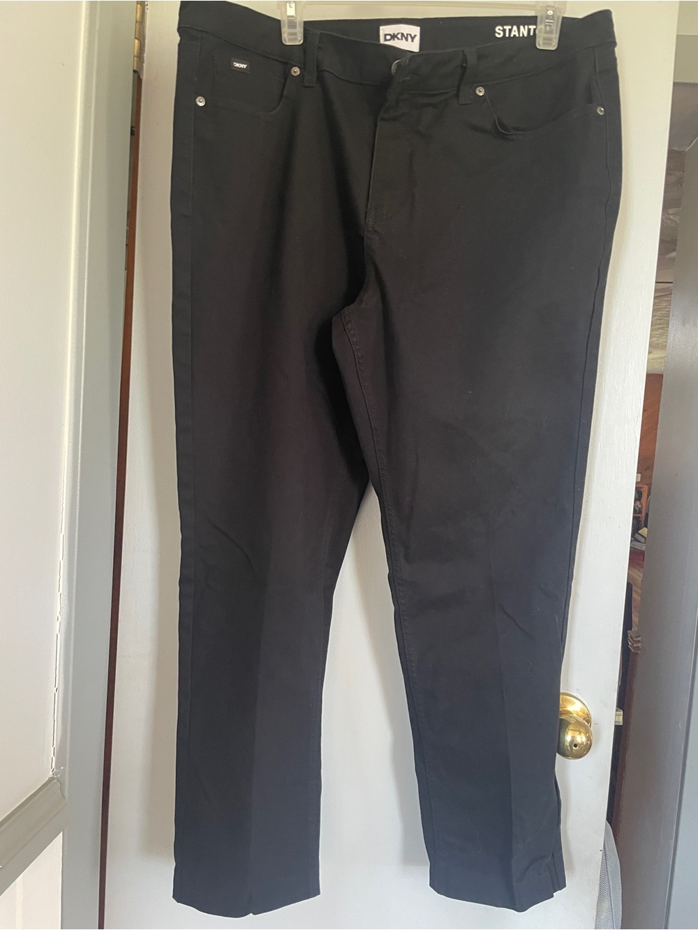 DKNY Men's Black Pants - Classic Straight Fit size 38X30